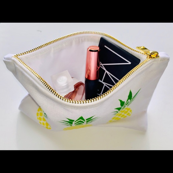 Brand new hand painted pineapple make up bag - Picture 3 of 3